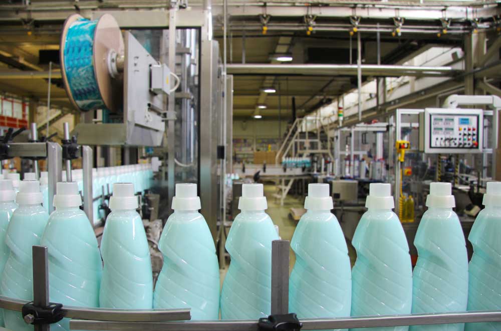 Daily chemical liquid filling line