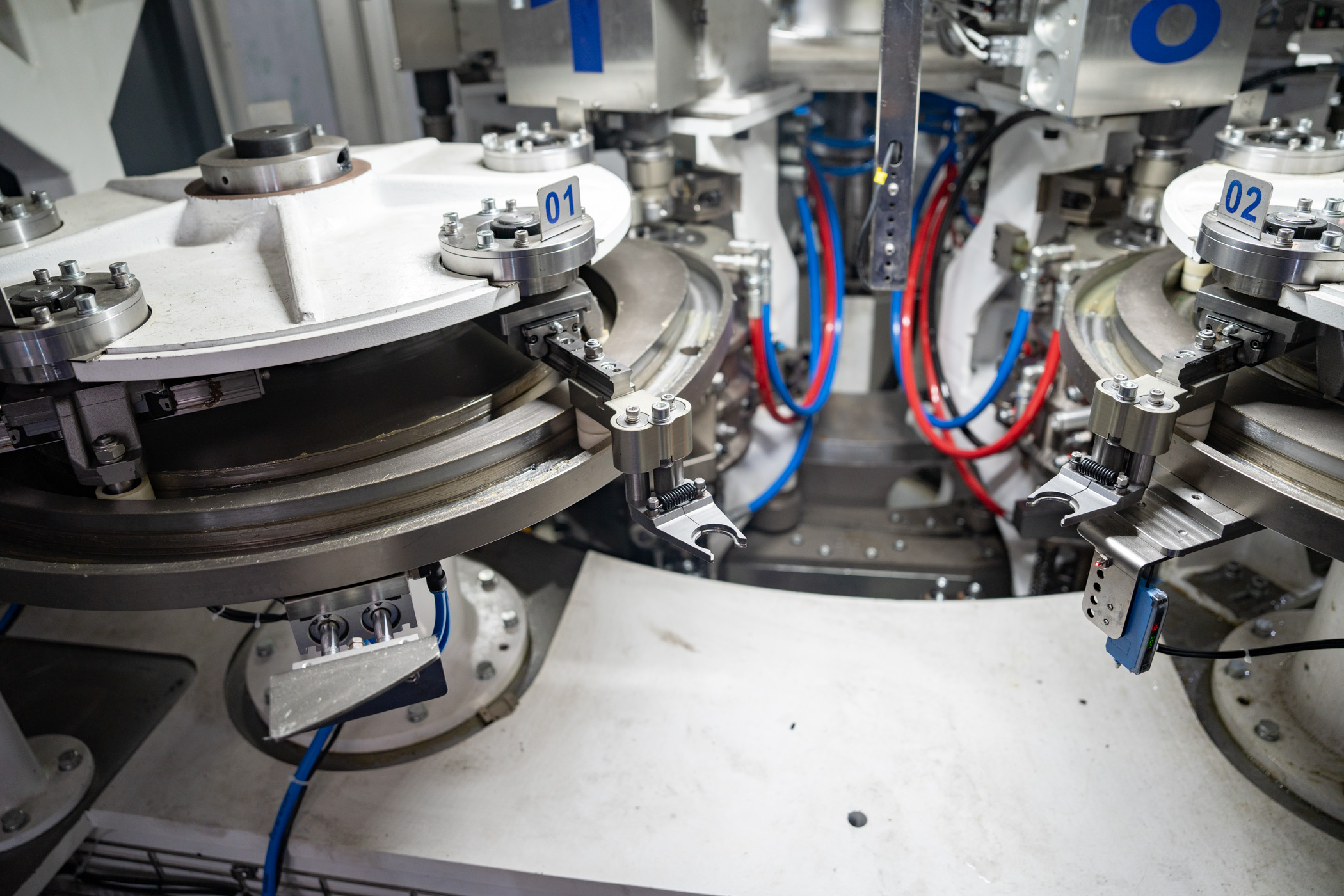 Bottle discharge module